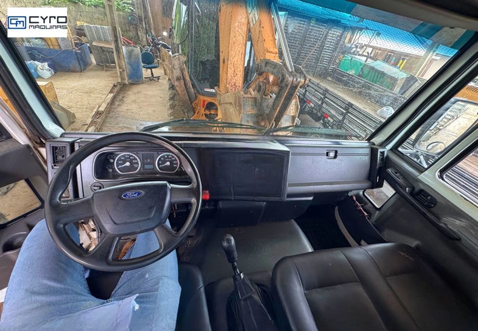 Caminhão Ford CARGO 816 E Turbo 2p (diesel)(E5) 2015 - Imagem 6