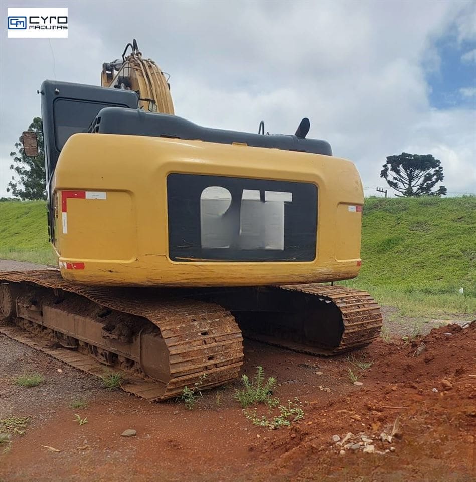Escavadeira Caterpillar 320D2L 2014 - Imagem 3