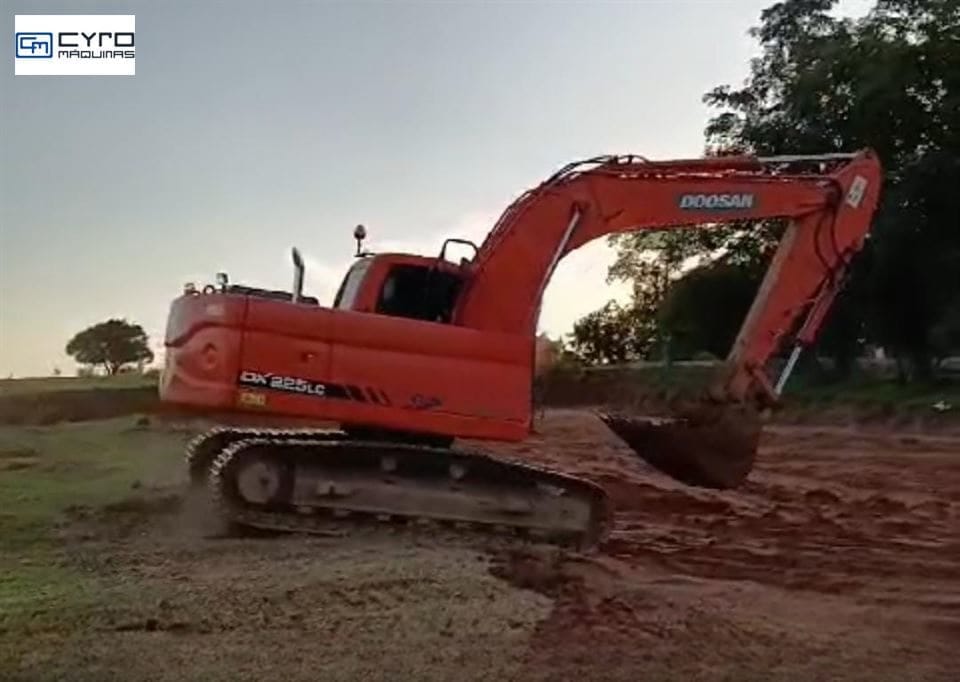 Escavadeira Doosan DX180LC 2012 - Imagem 4