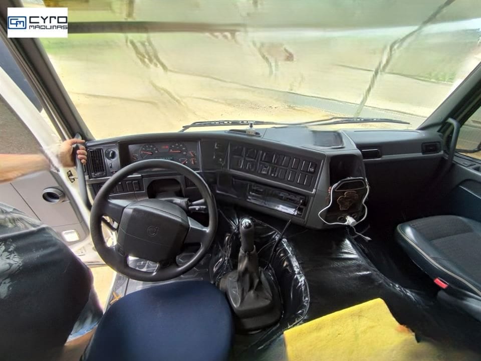 Caminhão Volvo FMX 500 6x4 2p (Diesel) (E5) 2015 - Imagem 3