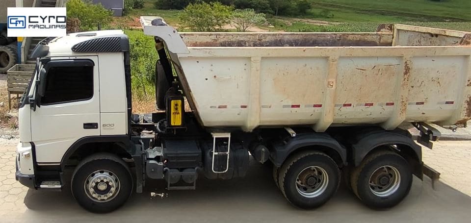 Caminhão Volvo FMX 500 6x4 2p (Diesel) (E5) 2015 - Imagem 8