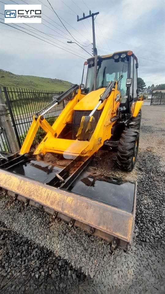 Retro Escavadeira JCB 3CX 2019 - Imagem 7