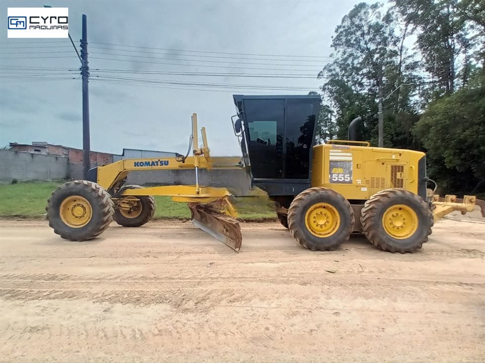 Motoniveladora Komatsu GD555-3 2010 - Imagem 1