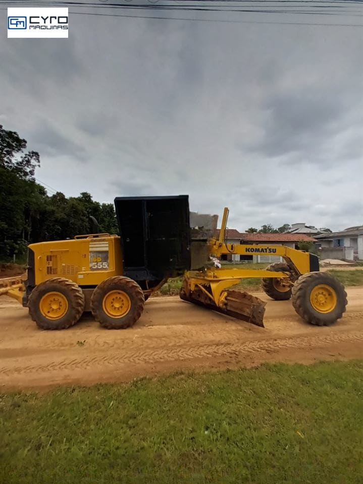 Motoniveladora Komatsu GD555-3 2010 - Imagem 2