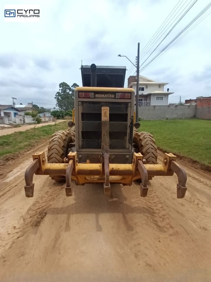 Motoniveladora Komatsu GD555-3 2010 - Imagem 3