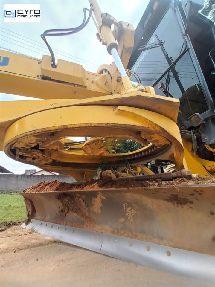 Motoniveladora Komatsu GD555-3 2010 - Imagem 7