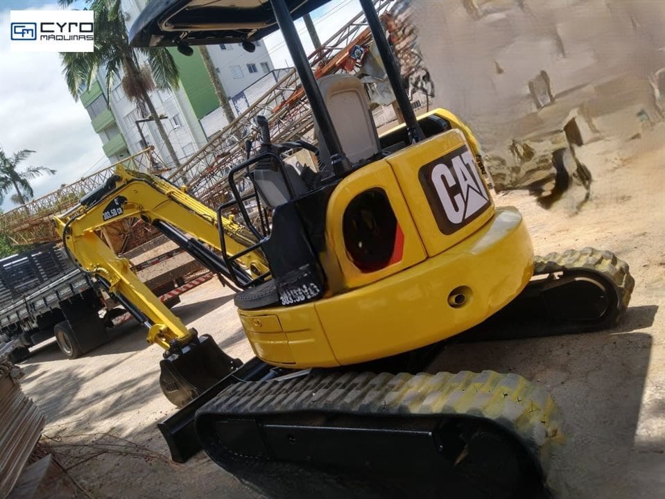 Mini-Escavadeira Caterpillar 303.5D 2011 - Imagem 2