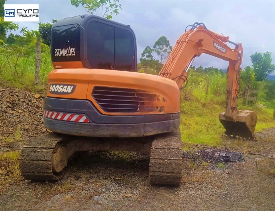 Mini-Escavadeira Doosan DX80R 2017 - Imagem 2