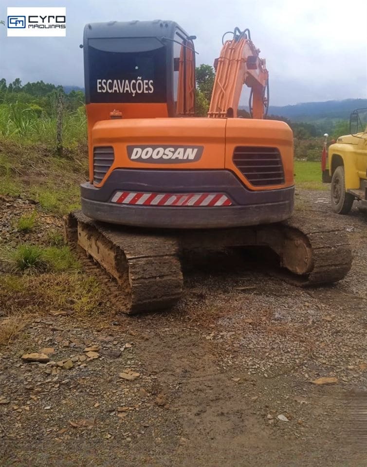Mini-Escavadeira Doosan DX80R 2017 - Imagem 3