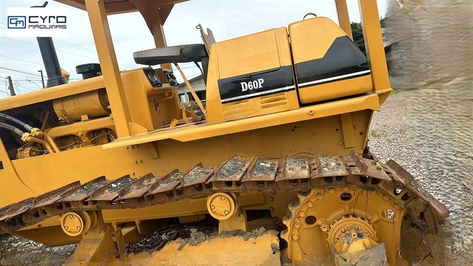 Trator de Esteira Komatsu D60 1977 - Imagem 5