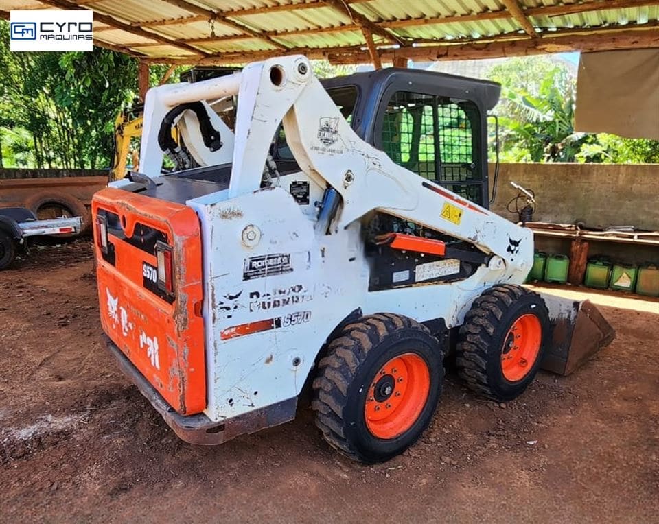 Mini-Carregadeira Bobcat S570 2021 - Imagem 4