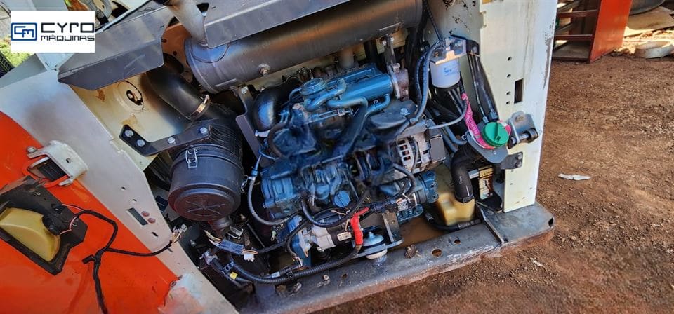 Mini-Carregadeira Bobcat S570 2021 - Imagem 8