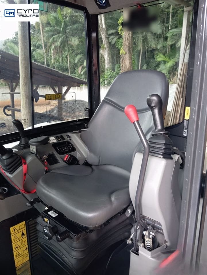 Mini-Escavadeira Bobcat E55Z 2023 - Imagem 2
