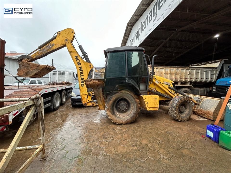 Retro Escavadeira New Holland B95B 2018 - Imagem 2