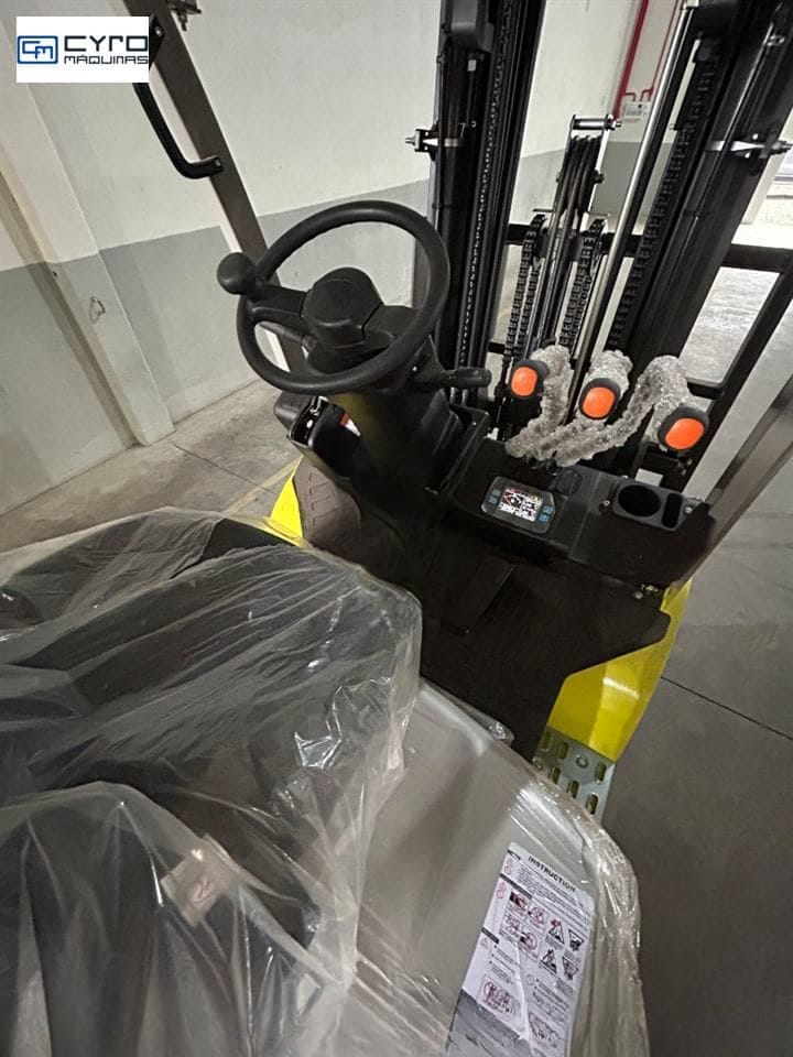 Empilhadeira Zoomlion FD25 2024 - Imagem 7