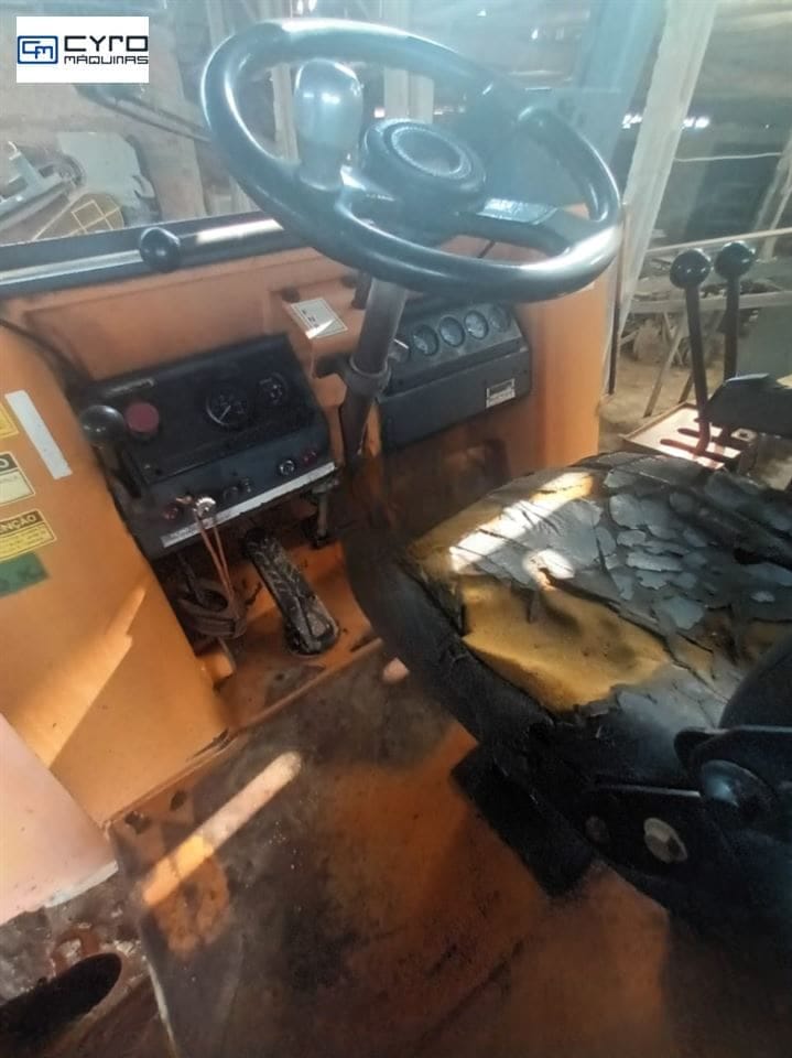 Pá Carregadeira Case W20E 2003 - Imagem 6