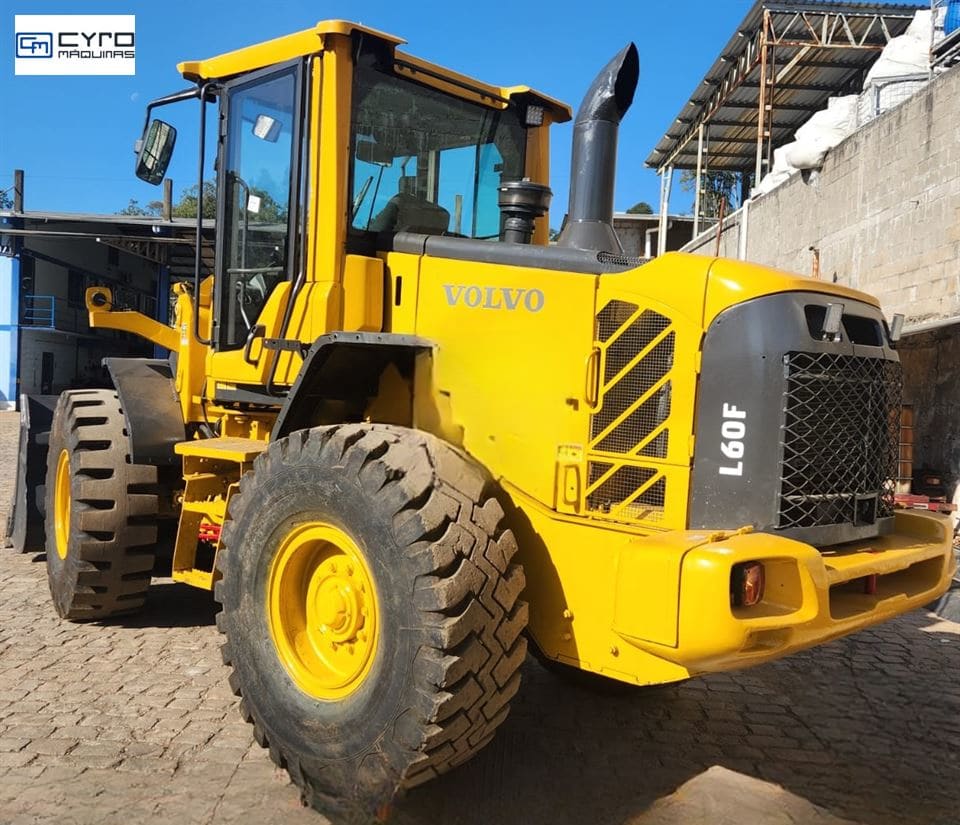 Pá Carregadeira Volvo L60F 2013 - Imagem 2