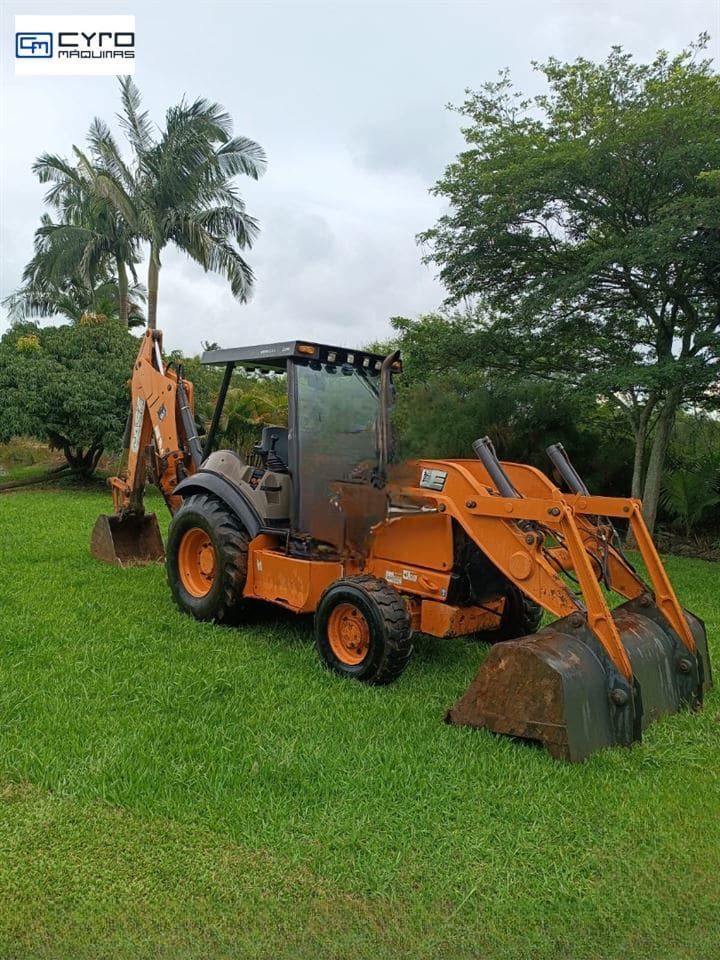 Retro Escavadeira Case 580N 2013 - Imagem 4