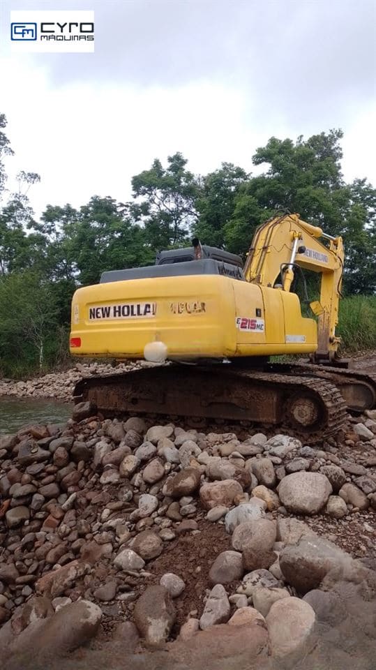 Escavadeira New Holland E215 ME 2008 - Imagem 3