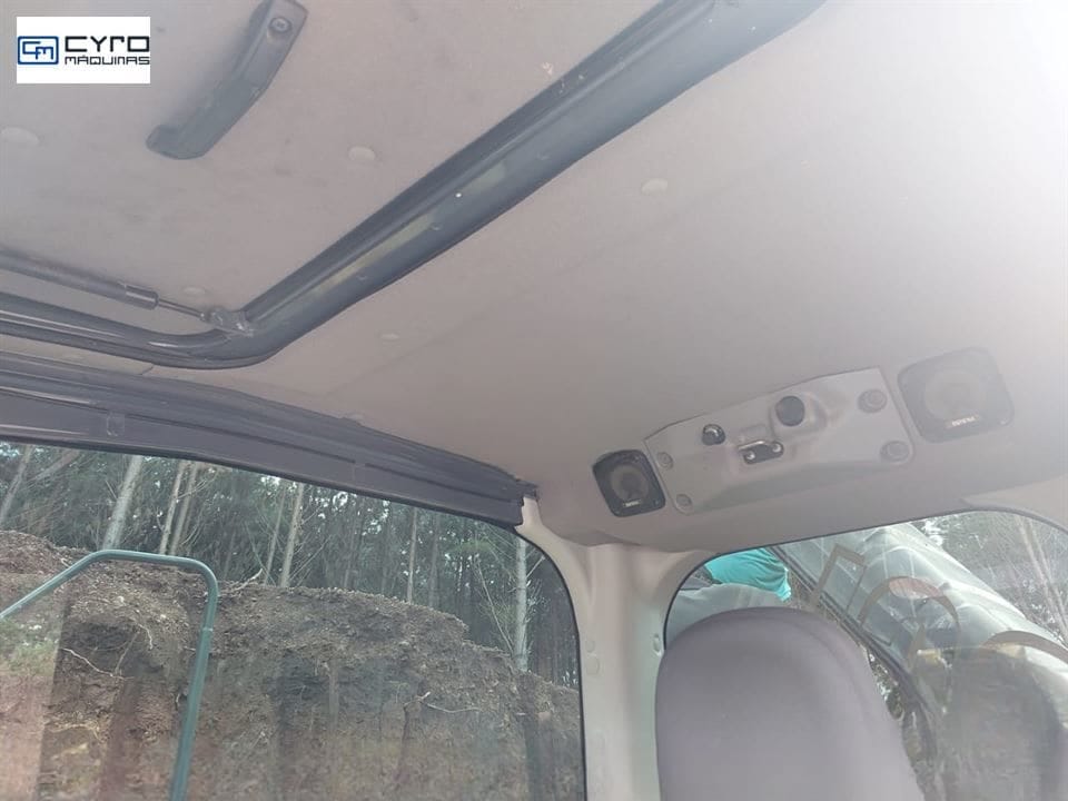 Escavadeira New Holland E175 C 2015 - Imagem 3