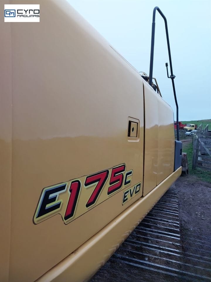 Escavadeira New Holland E175 C 2015 - Imagem 4