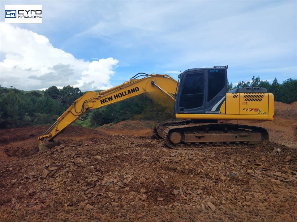 Escavadeira New Holland E175 C 2015 - Imagem 5