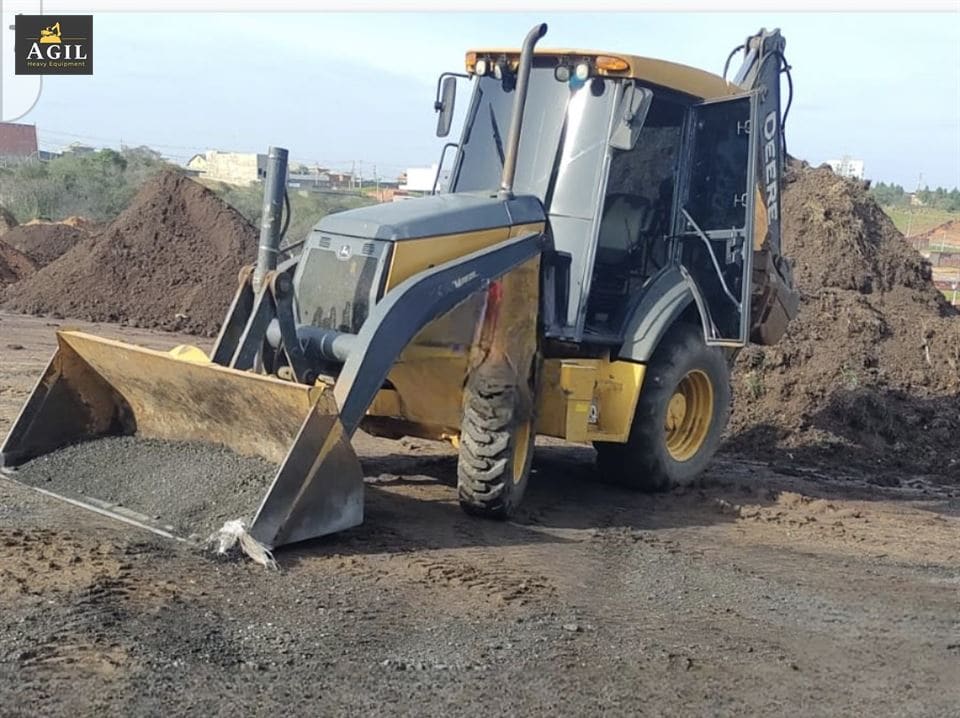 Retro Escavadeira John Deere 310K 2016 - Imagem 2