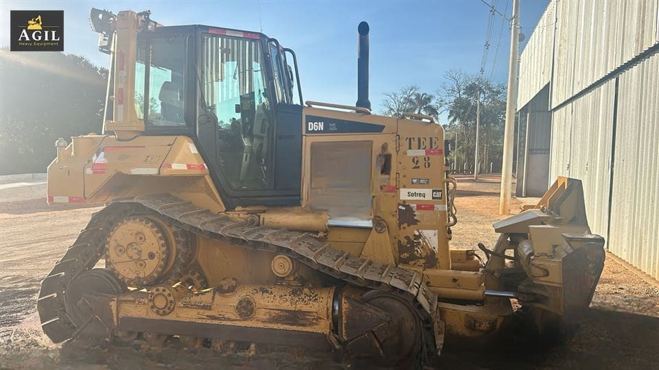 Trator de Esteira Caterpillar D6N 2014 - Imagem 1