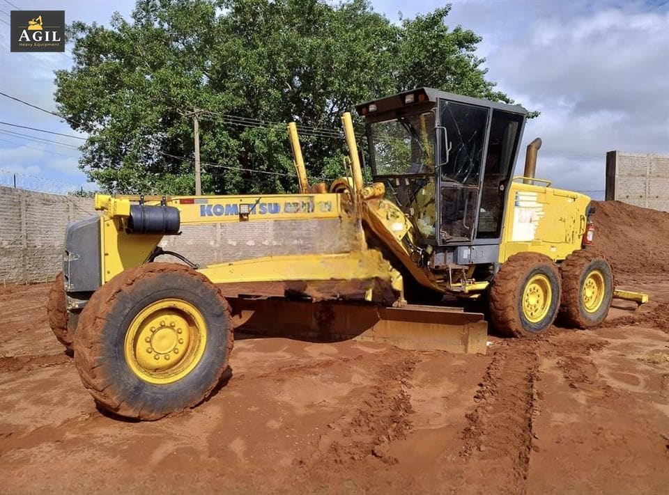 Motoniveladora Komatsu GD555-3 2011 - Imagem 4