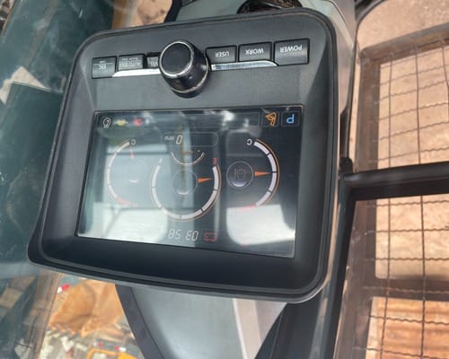Escavadeira Hyundai R220 LC 20/20 - Imagem 1