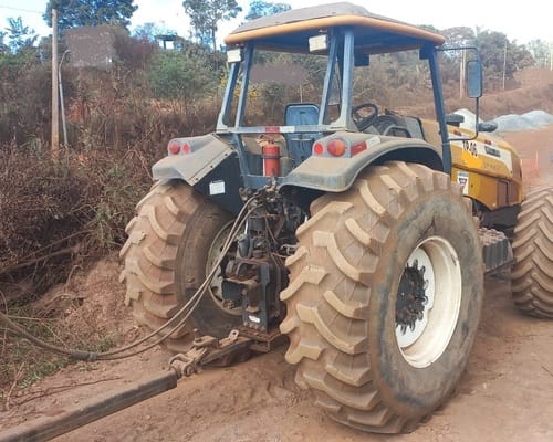 Trator Valtra BH165 07/07 - Imagem 5
