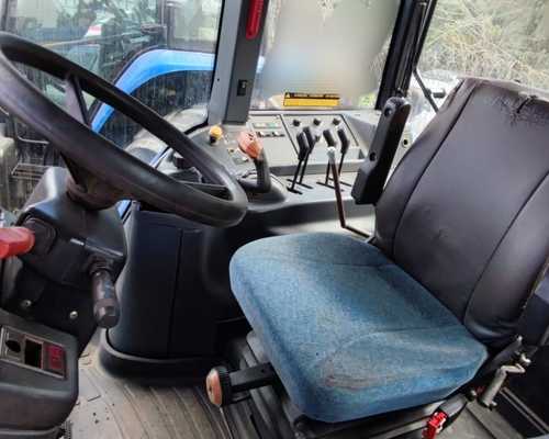 Trator New Holland T7040 13/13 - Imagem 2