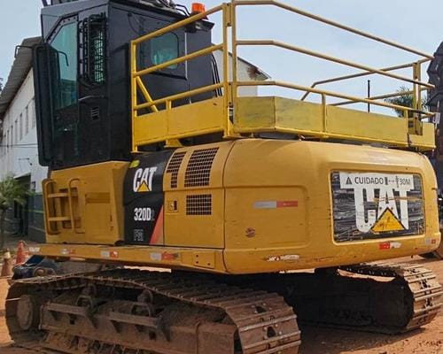 Escavadeira Caterpillar 320D2 17/17 - Imagem 1