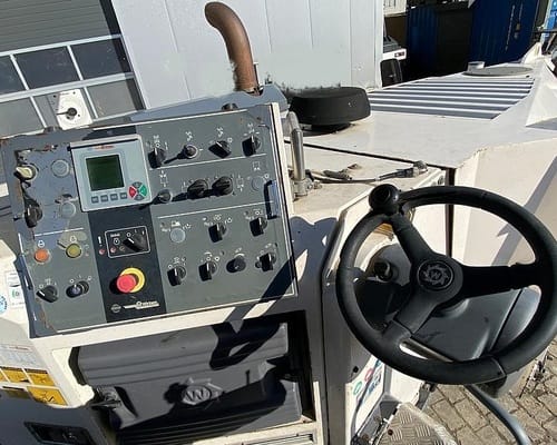 Fresadora de Asfalto Wirtgen W100F 08/08 - Imagem 8