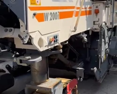 Fresadora de Asfalto Wirtgen W 200 I 14/14 - Imagem 3