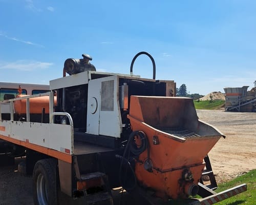 Caminhão Ford Bomba Lança de Concreto 37M Cargo1317 03/03 - Imagem 2