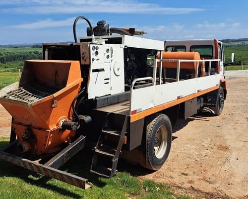 Caminhão Ford Bomba Lança de Concreto 37M Cargo1317 03/03 - Imagem 8