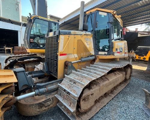 Trator de Esteiras John Deere 750J 18/19 - Imagem 10
