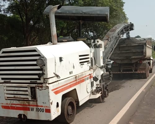 Fresadora de Asfalto Wirtgen W1000L 07/07 - Imagem 2