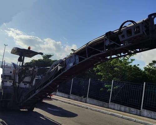 Fresadora de Asfalto Wirtgen W100 18/19 - Imagem 2