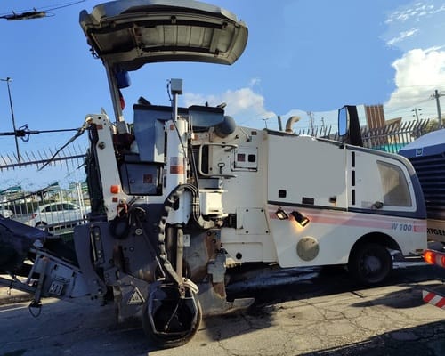 Fresadora de Asfalto Wirtgen W100 18/19 - Imagem 3