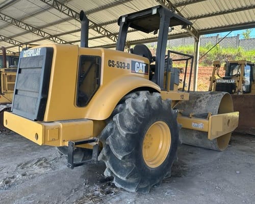 Rolo compactador Caterpillar CS533E 03/03 - Imagem 2