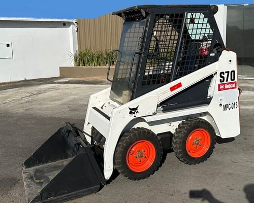 Mini Carregadeira Bobcat S70 17/17 - Imagem 3