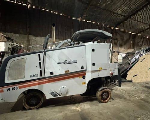 Fresadora de Asfalto Wirtgen W100 13/13 - Imagem 3