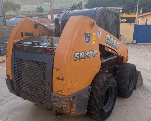 Mini Carregadeira Case SR250 15/15 - Imagem 2