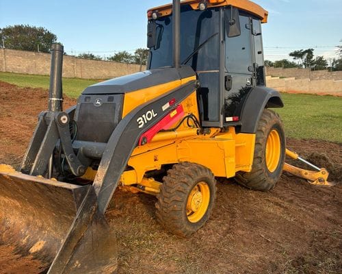 Retroescavadeira John Deere 310 L 19/19 - Imagem 1