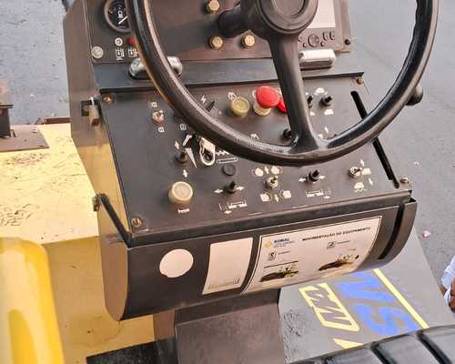 Vibroacabadora Bomag VDA 421 21/21 - Imagem 1