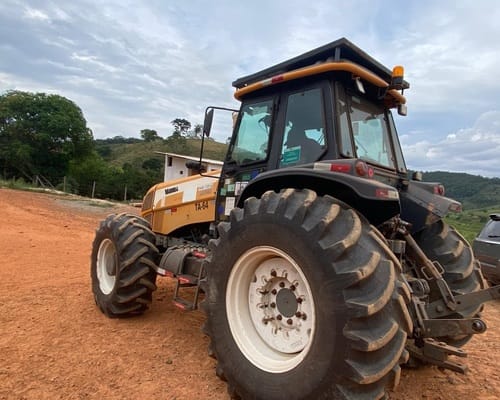 Trator Valtra BH165 14/14 - Imagem 5
