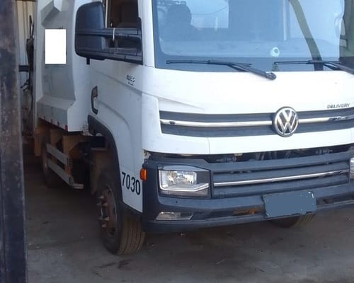 Caminhão Volkswagen Compactador de lixo VW 24260 18/18 - Imagem 5