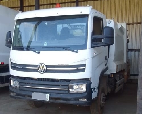 Caminhão Volkswagen Compactador de lixo VW 24260 18/18 - Imagem 6